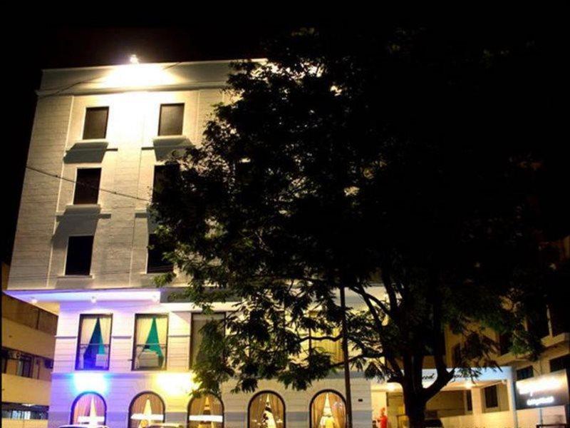 Octave Hotel - Double Road Bangalore Exteriör bild